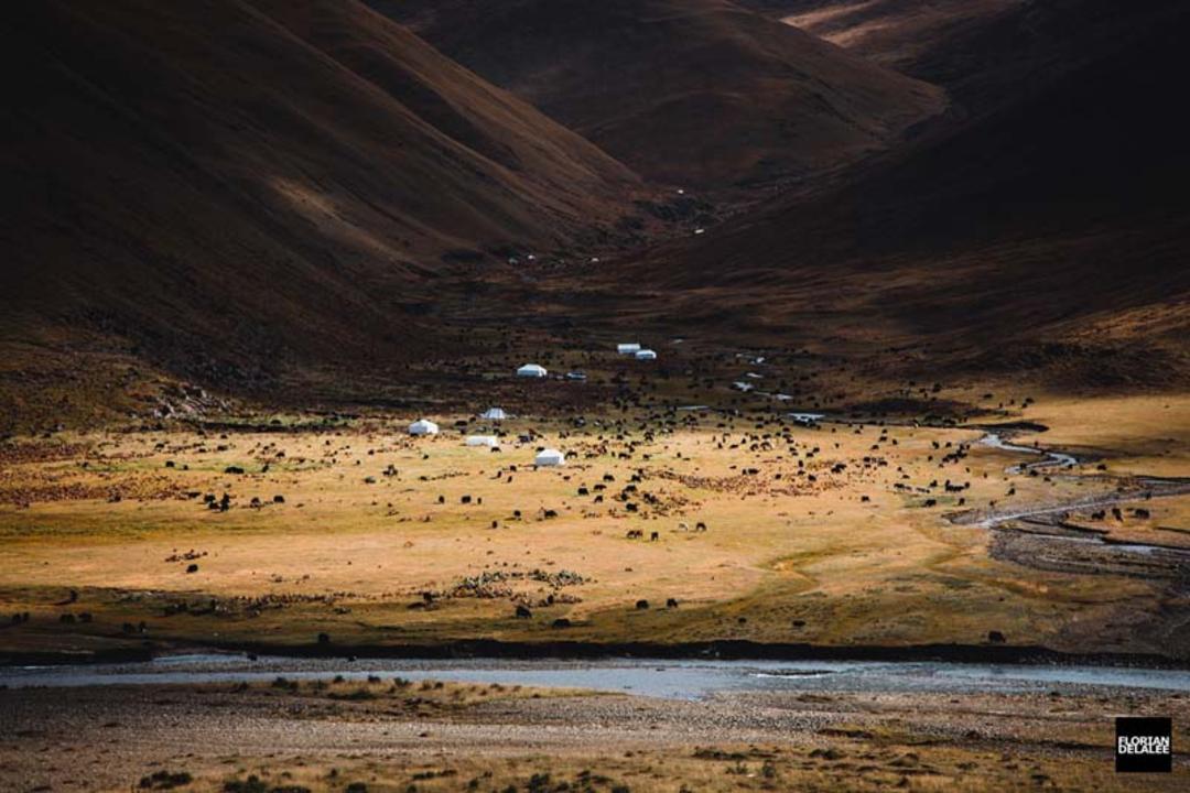 رودخانه ای در کوهستان های تبت 