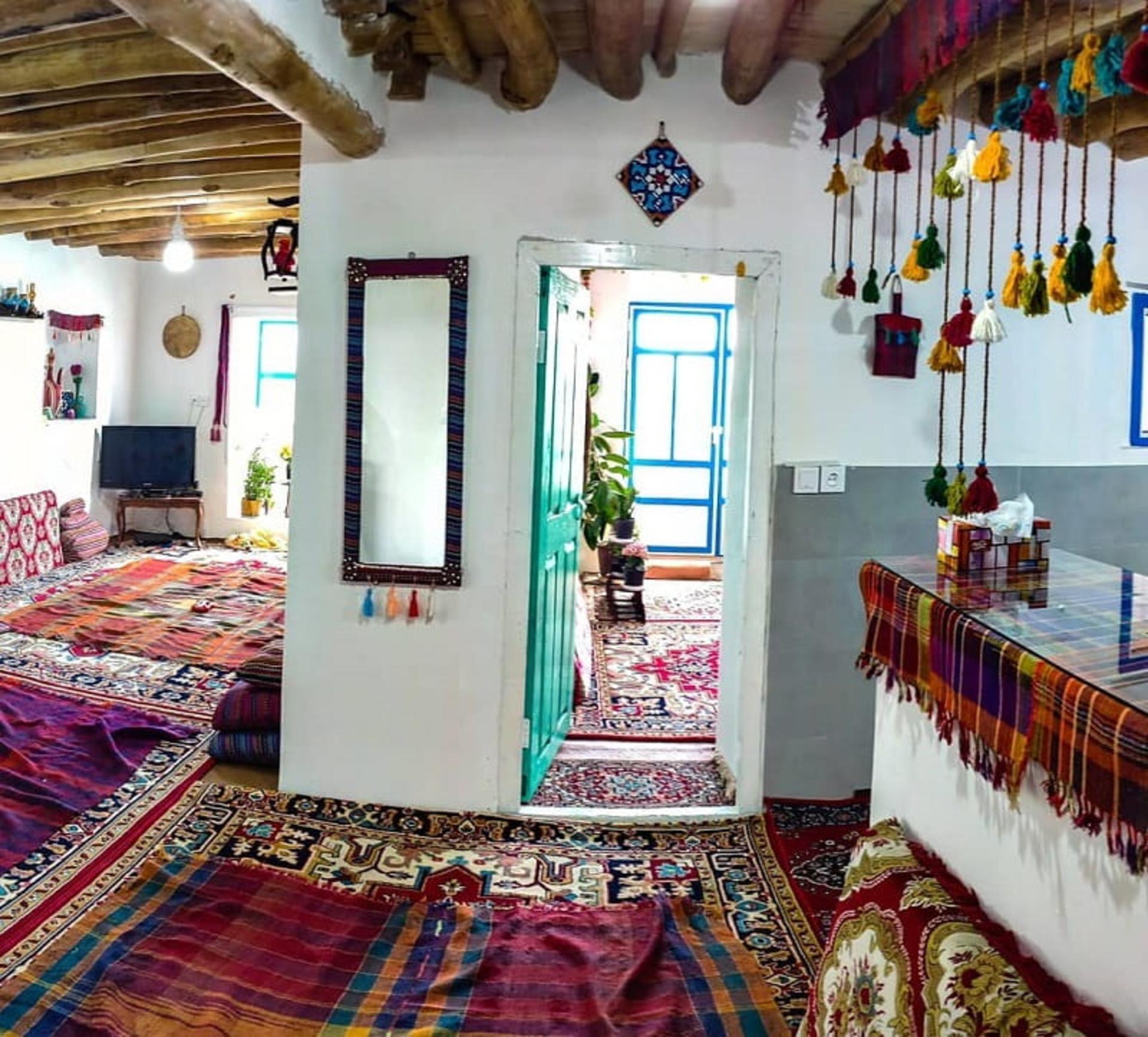 تزیینات اتاق سنتی خانه گردشگر سردشت، sardasht.torism1، عکاس: نامشخص