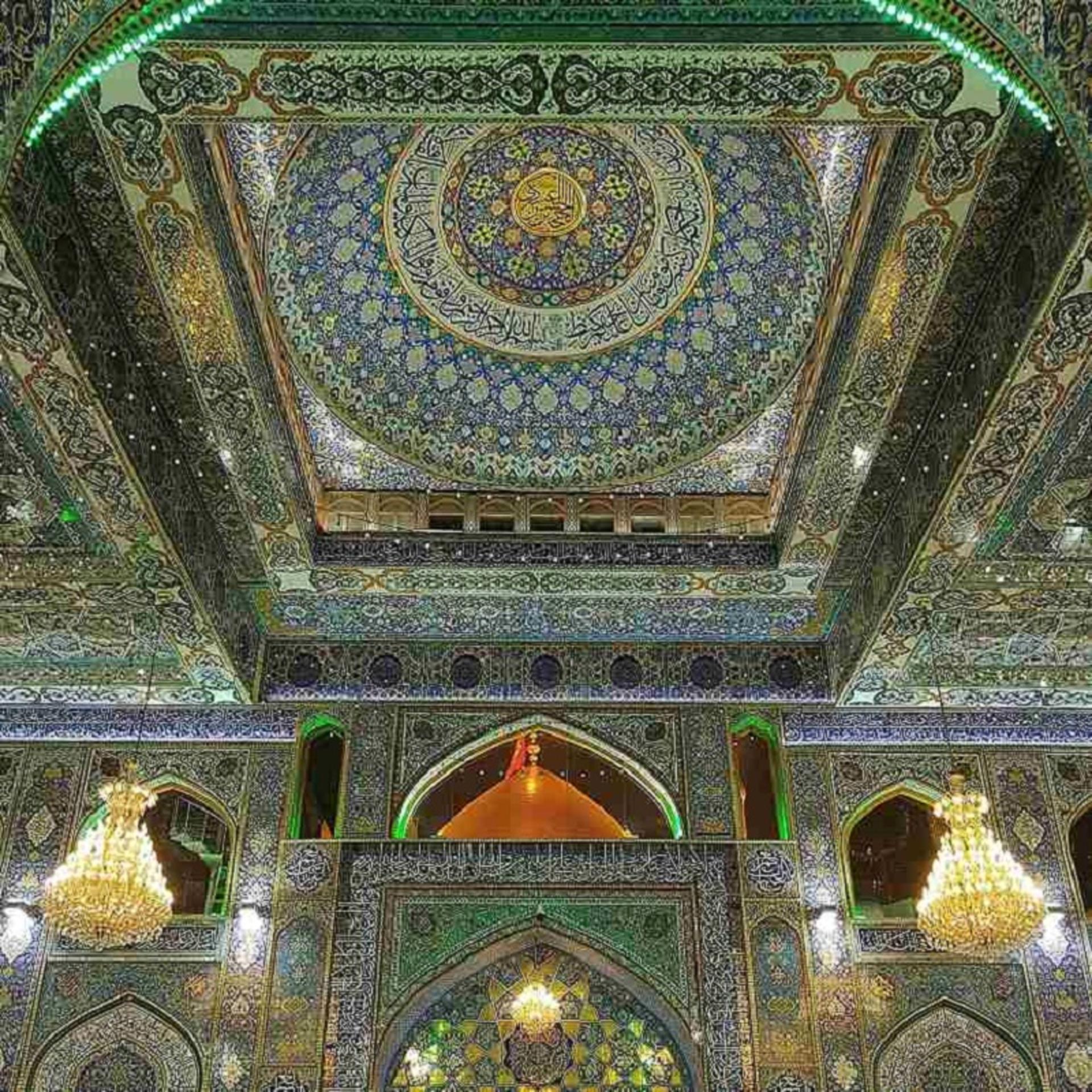 معماری و کاشی کاری های حرم حسینی، منبع عکس: گوگل مپ؛ عکاس: کربلایی انا