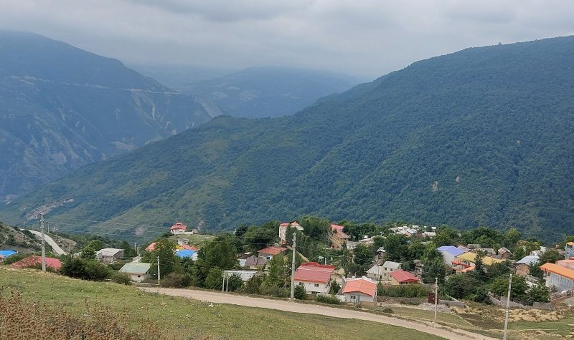 طبیعت روستای پاقلعه؛ منبع عکس: گوگل مپ. عکاس: Darya Tofani1356