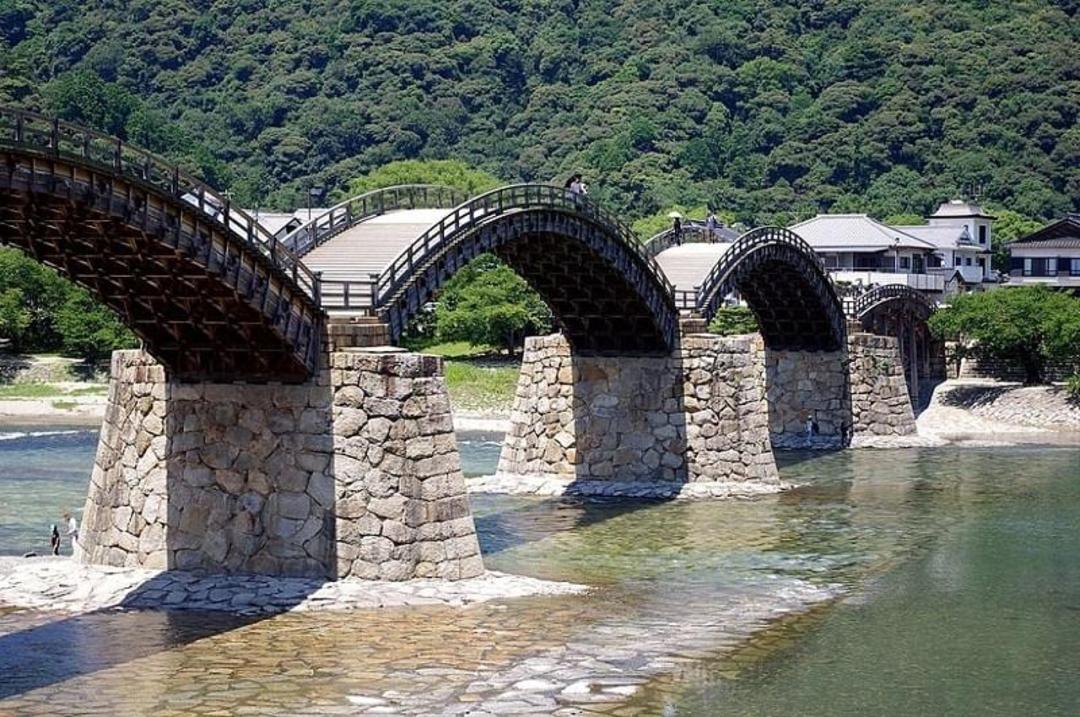 پل معروف Kintai در ژاپن؛ منبع عکس: وب سایت worldfamousthings.com. عکاس: نامشخص