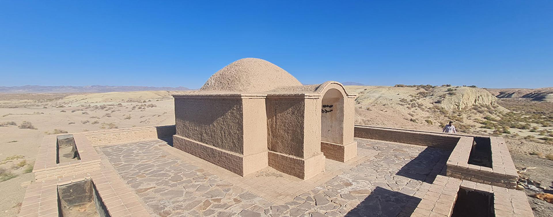 آرامگاه شیخ حسن جوری؛ منبع عکس: ویکی‌مدیا؛ عکاس: علی شیخ حسنی