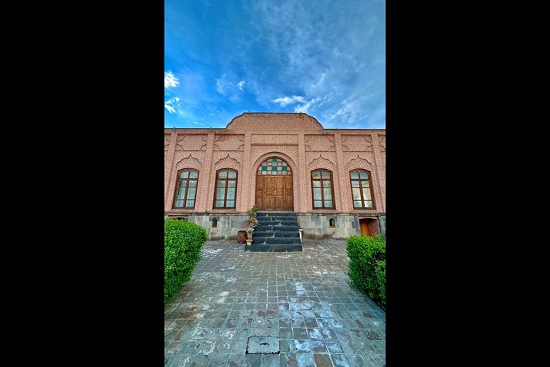بنای اصلی خانه تاریخی صادقی
