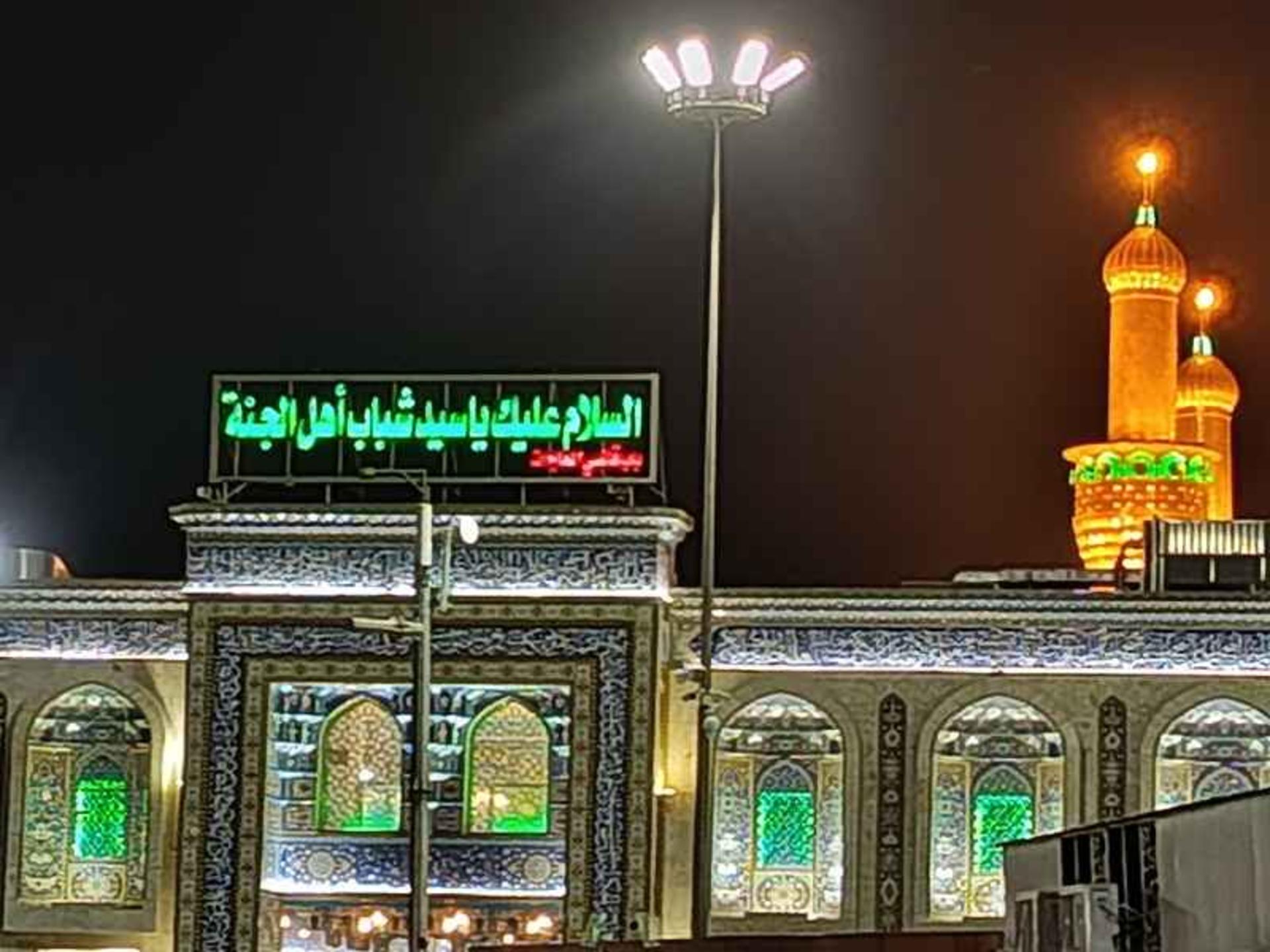 باب قاضی الحاجات در شب؛ منبع عکس: گوگل مپ؛ عکاس: مصطفی العراقی