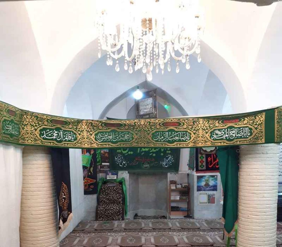 داخل آرامگاه ساروتقی اصفهان. منبع عکس: گوگل مپ. عکاس: Towards Infinity