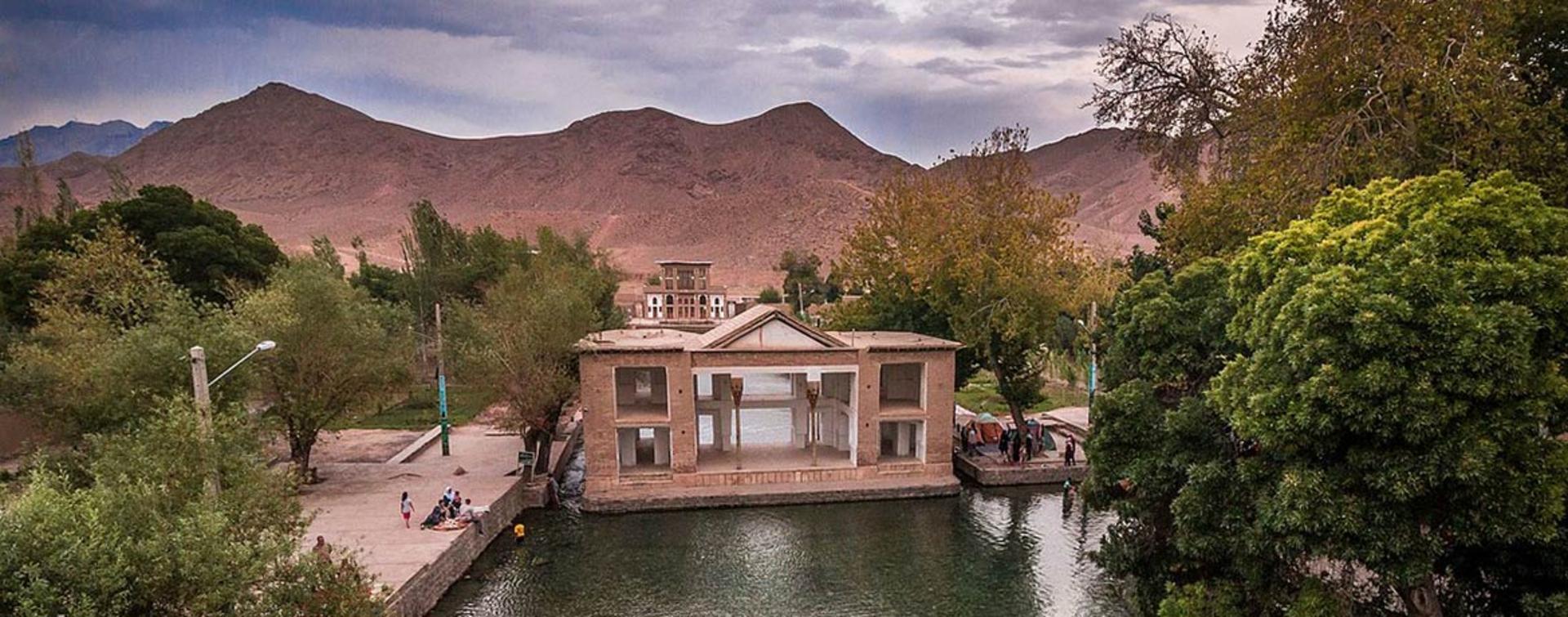 چشمه علی دامغان؛ منبع عکس: ویکی‌مدیا؛ عکاس: Dardodel