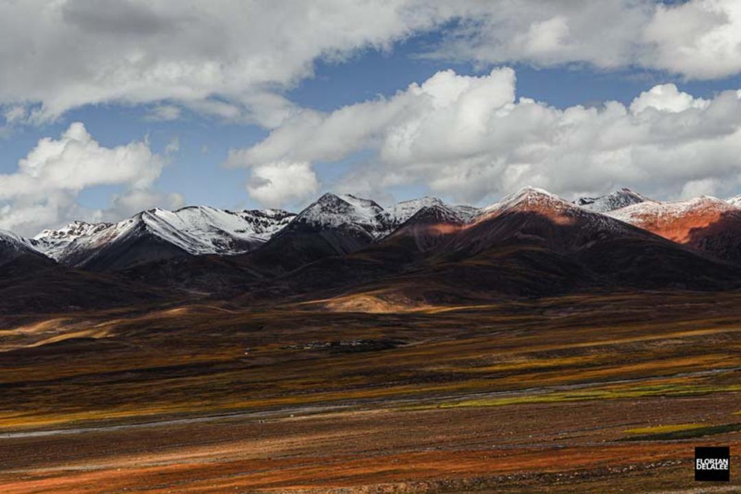 آسمان ابری در کوهستان تبت