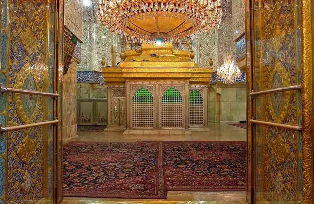 ضریح 6 گوشه حرم امام حسین (ع)؛ منبع عکس: ویکی شیعه؛ عکاس: نامشخص
