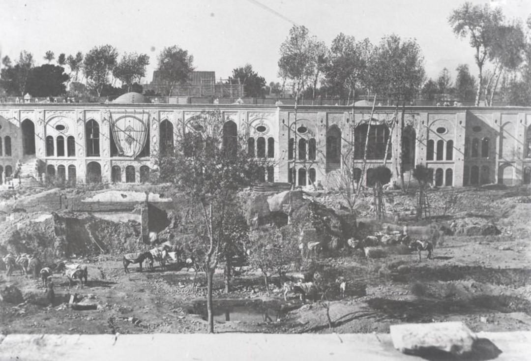 حرمسرای کاخ گلستان در عکس آلبوم خانه کاخ گلستان؛ منبع عکس: آلبوم خانه کاخ گلستان. عکاس: نامشخص