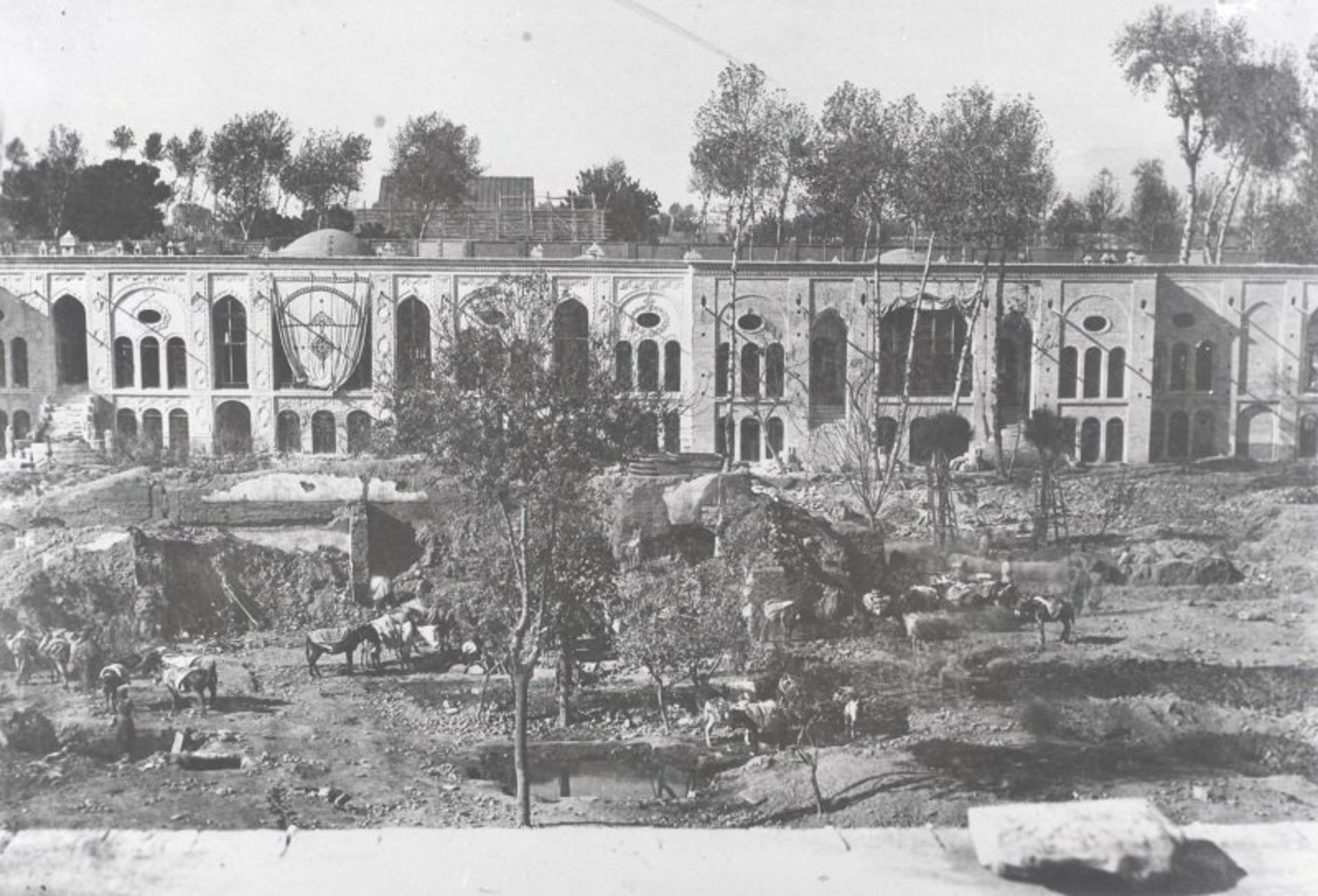 حرمسرای کاخ گلستان در عکس آلبوم خانه کاخ گلستان؛ منبع عکس: آلبوم خانه کاخ گلستان. عکاس: نامشخص