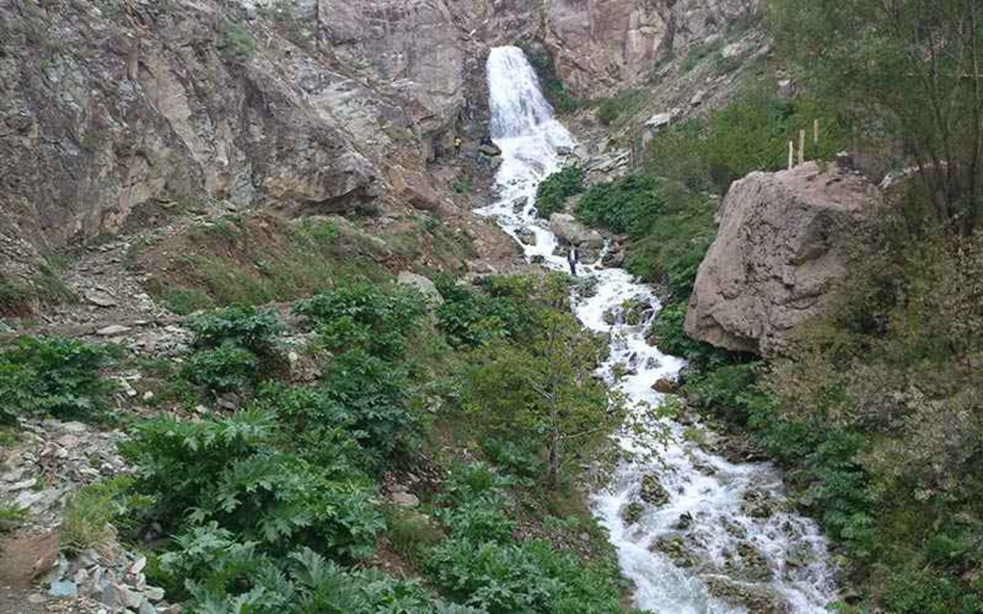 آبشار روستای شکراب