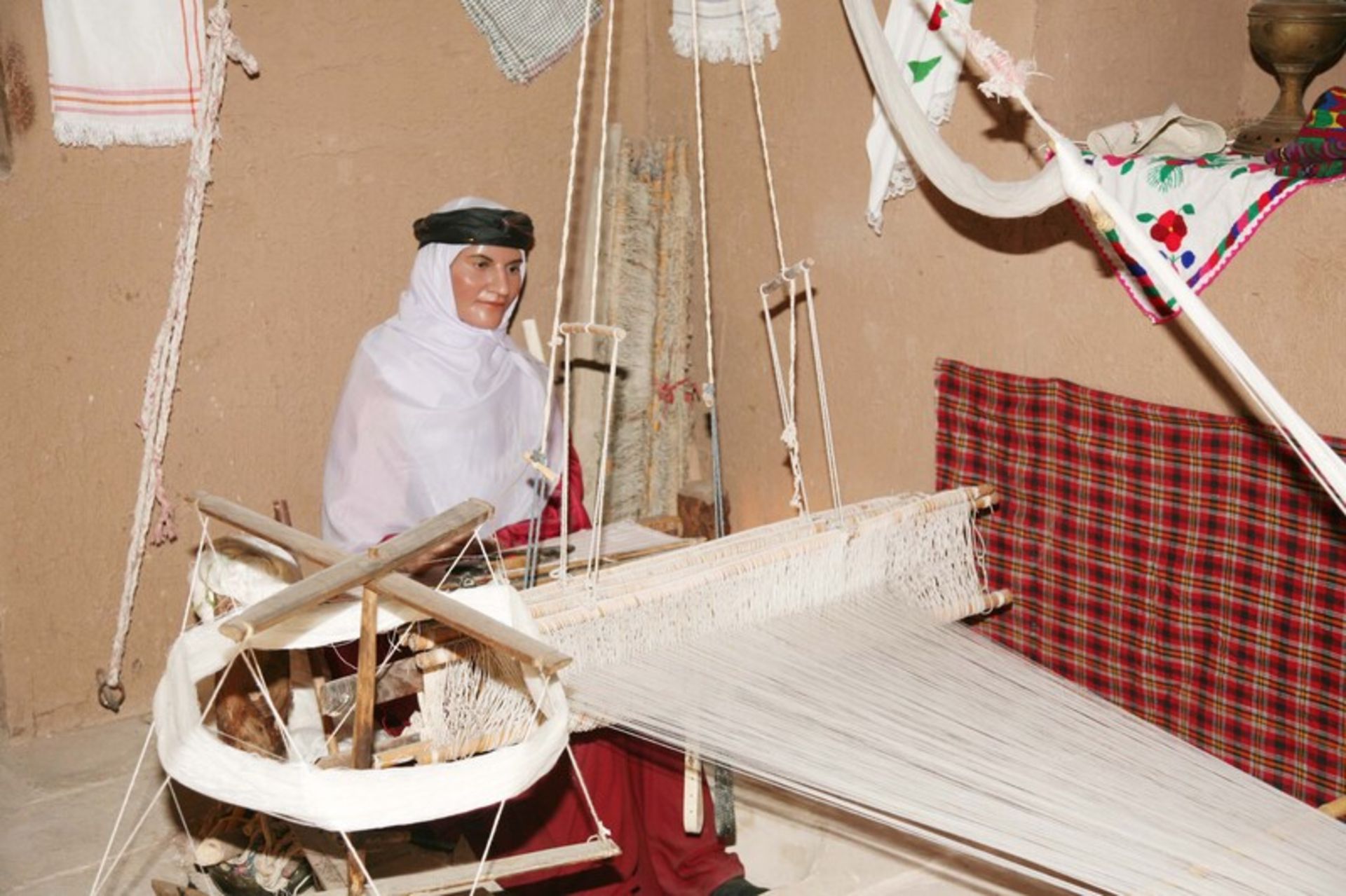 غرفه بافندگی، رباط جام؛ منبع عکس: میراث فرهنگی استان خراسان؛ عکاس: ناشناس