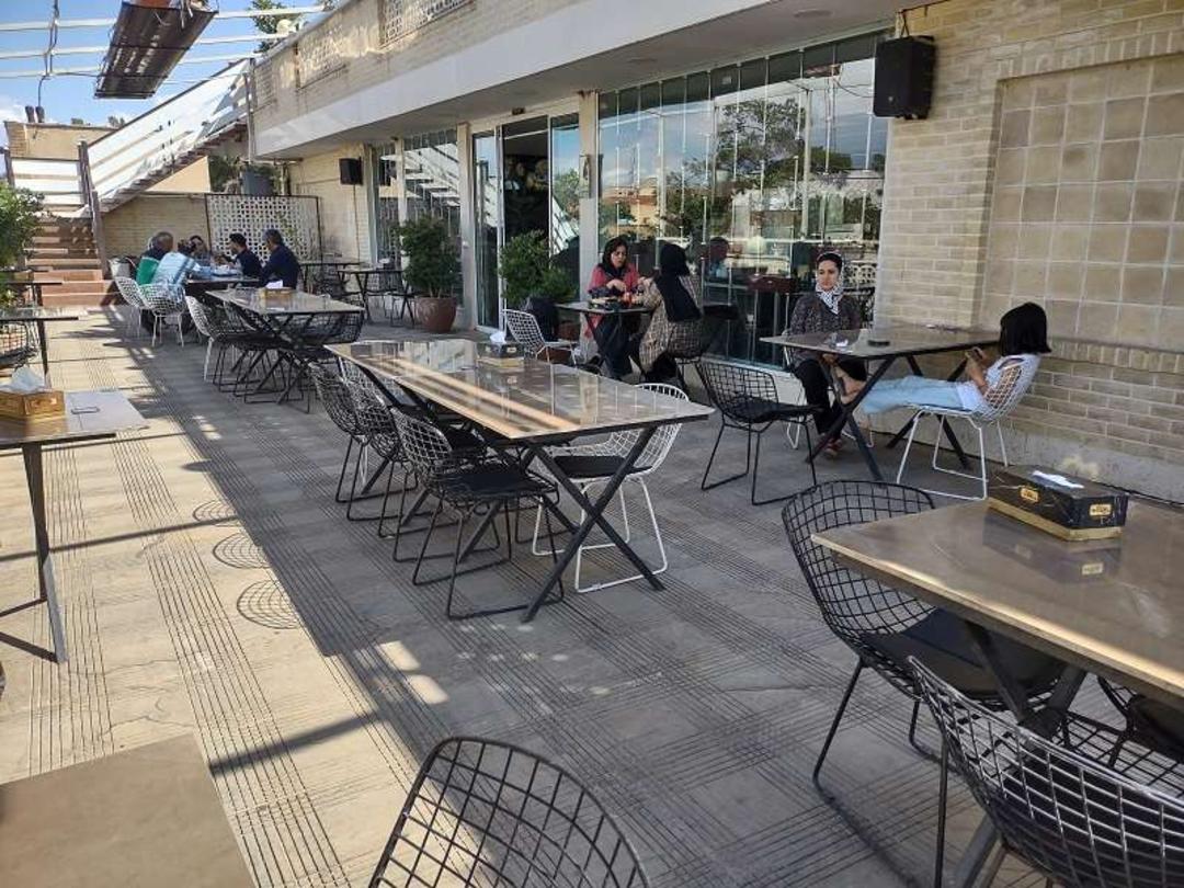 روف گاردن زرتشت مال سمنان؛ منبع عکس: گوگل مپ؛ عکاس: جواد دهقانی