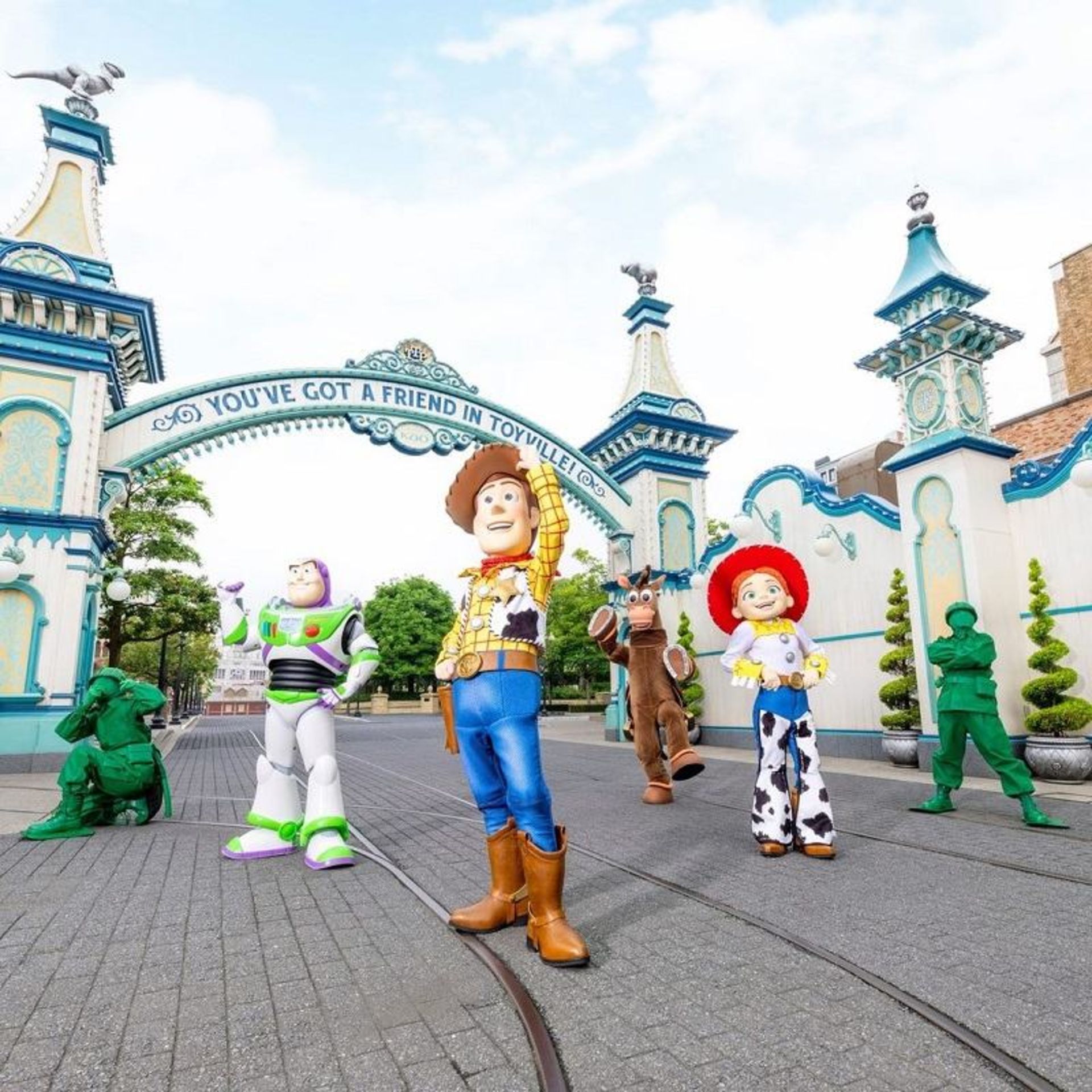 شخصیت های کارتن داستان اسباب بازی ها در دیزنی لند توکیو؛ منبع عکس: اینستاگرام Tokyodisneyresort_official. عکاس: نامشخص