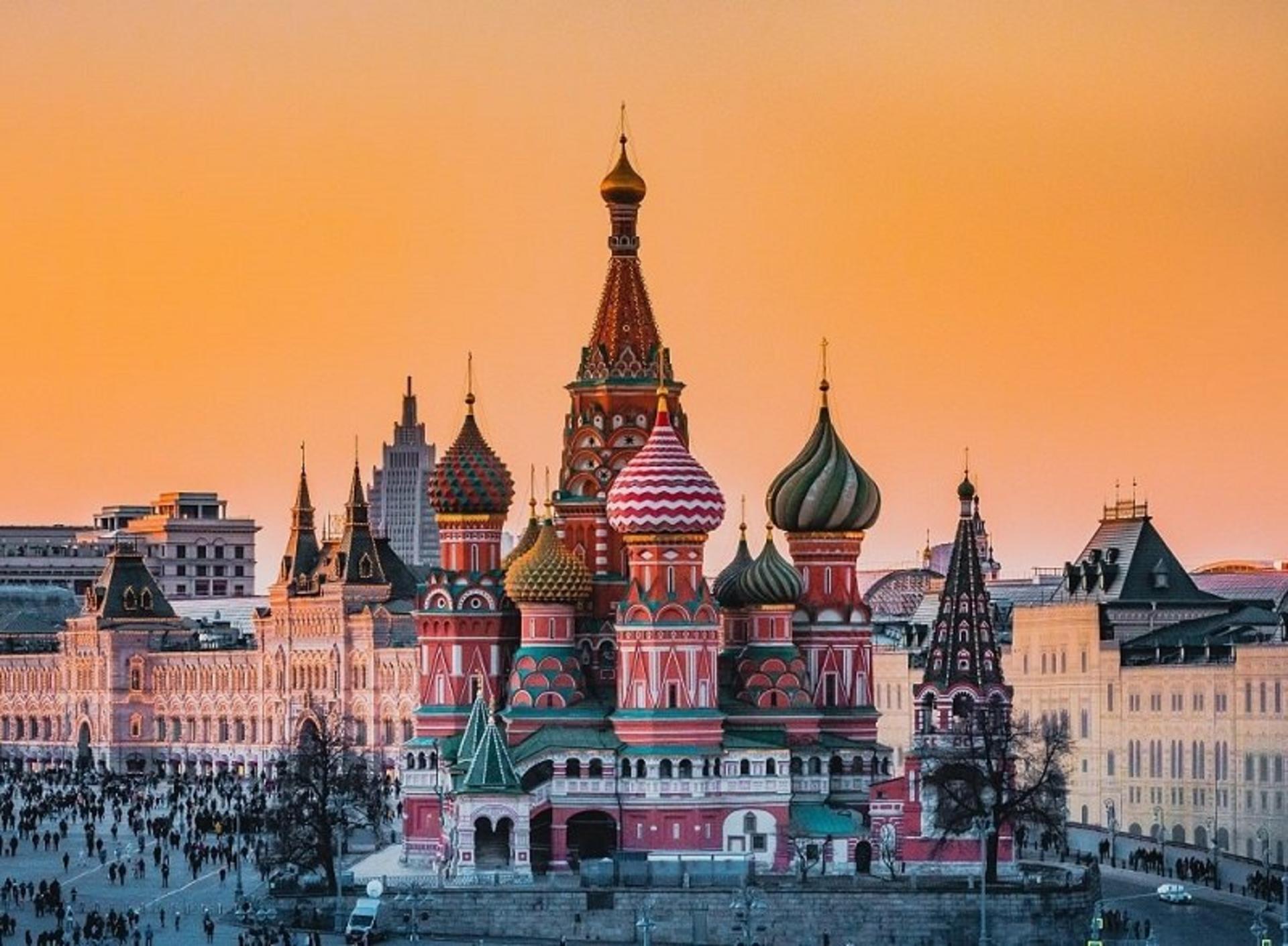 کلیسای جامع سنت باسیل مسکو روسیه؛ منبع عکس وب سایت Worldfamousthings.com. عکاس نامشخص