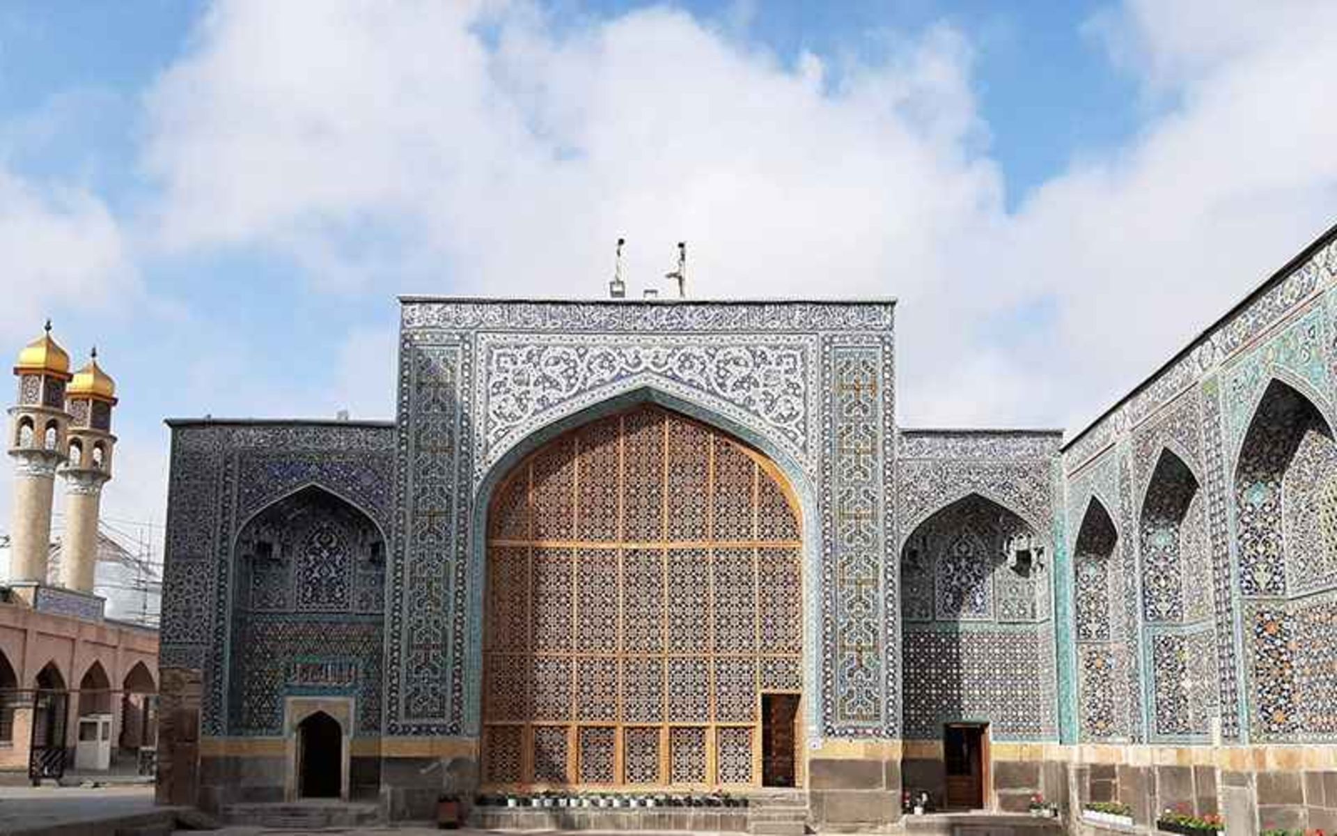 کاشیکاری بقعه شیخ صفی اردبیلی، منبع عکس: گوگل مپ، عکاس:  MeHRan Ho