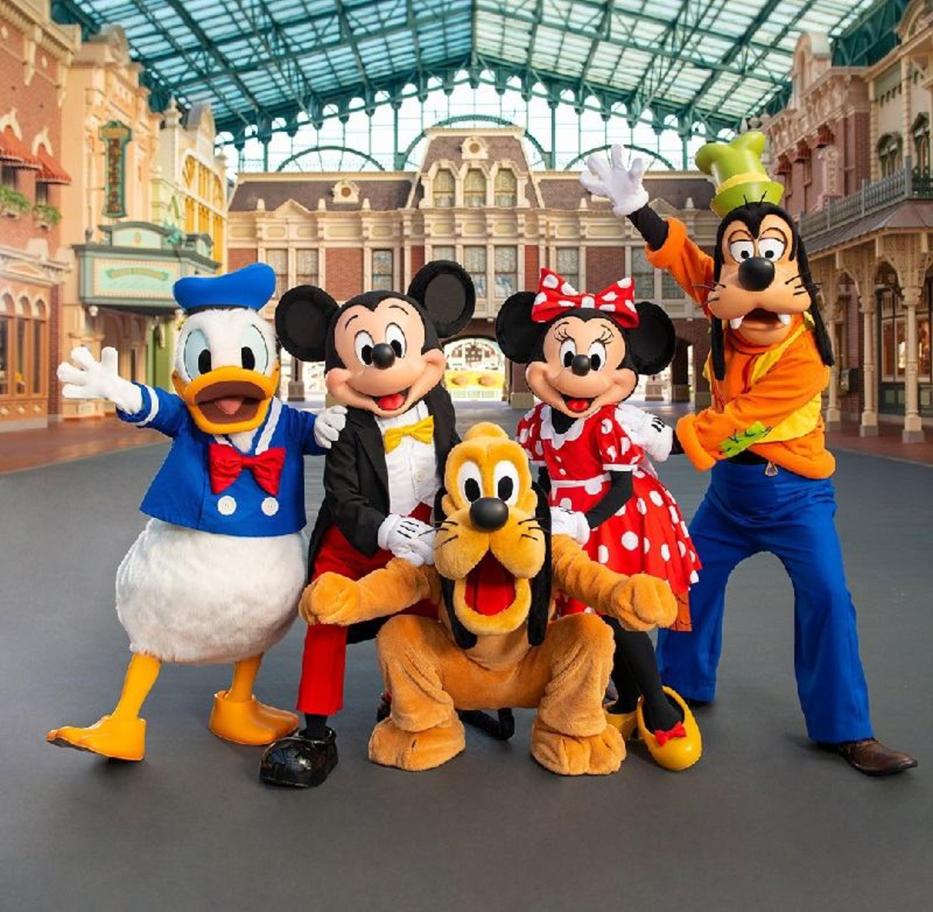 شخصیت های کارتن های دیزنی لند توکیو؛ منبع عکس: اینستاگرام Tokyodisneyresort_official. عکاس: نامشخص