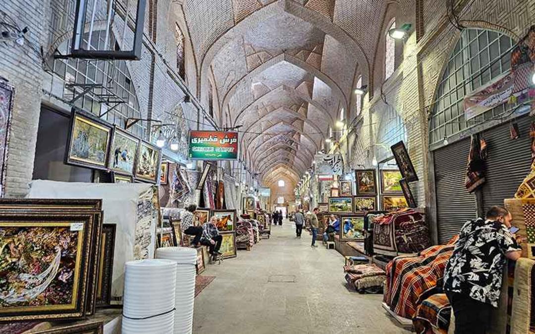 مغازه های راسته بازار وکیل شیراز