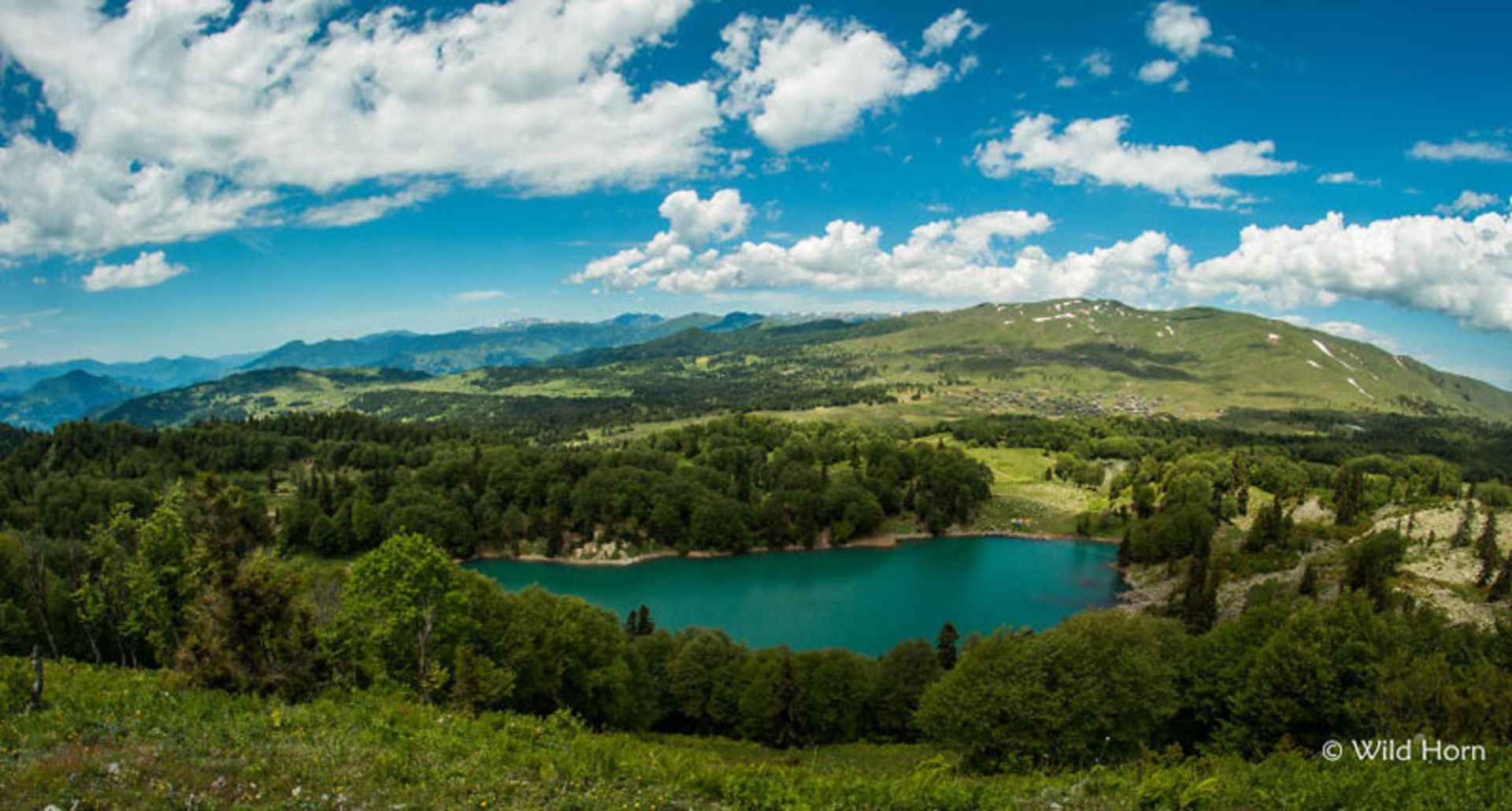 دریاچه سبز (Green lake) در گرجستان