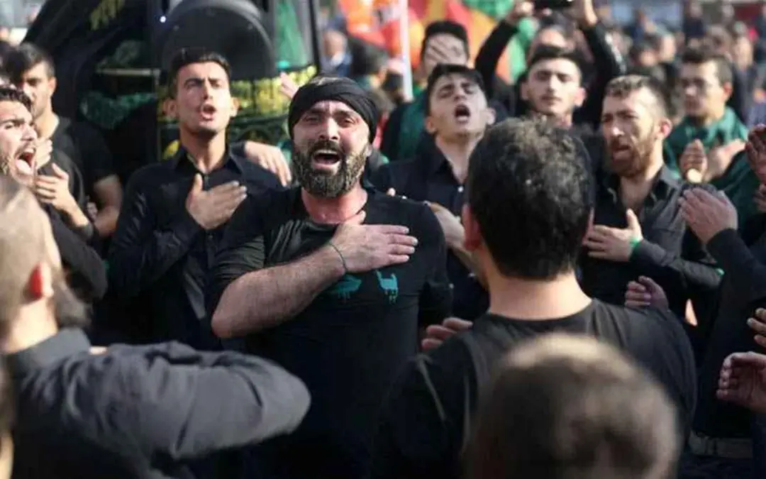 سینه زنی در محرم، منبع عکس: aa.com.tr، عکاس: نامشخص