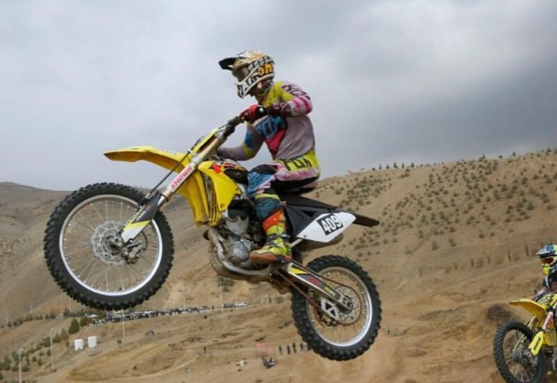 موتورسوار در پیست شهران، منبع عکس:shahran_motorcross،عکاس: نامشخص