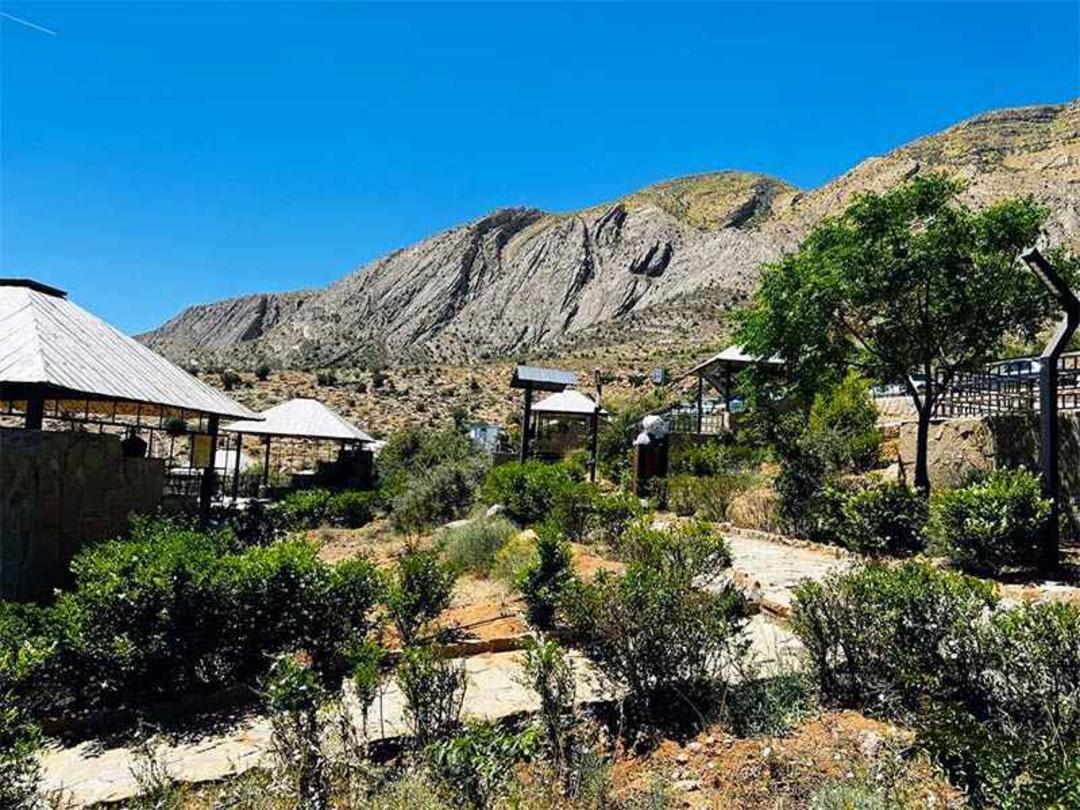 آلاچیق های پارک کوهستانی دراک