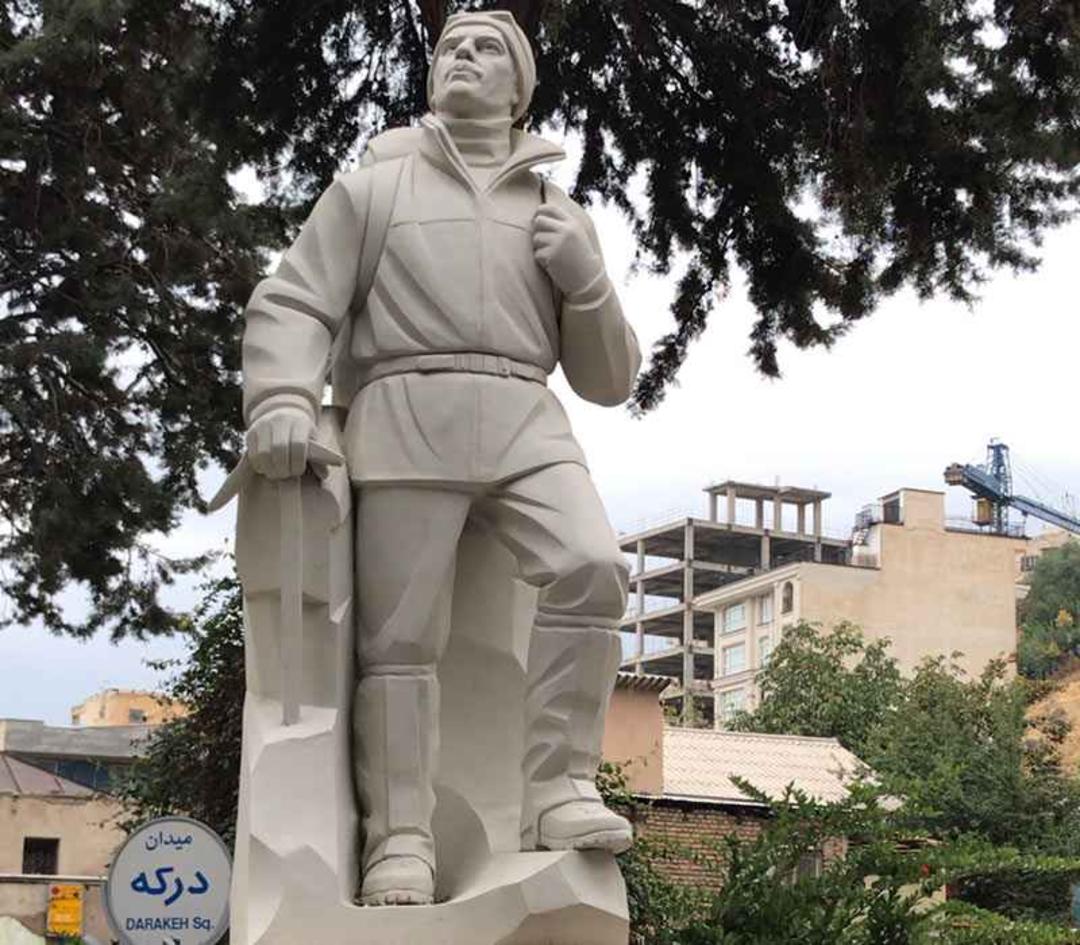 مجسمه میدان درکه، منبع عکس: گوگل مپ، عکاس: Eh San