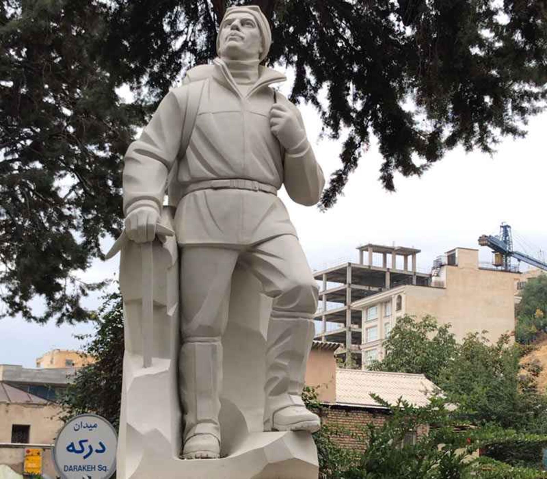 مجسمه میدان درکه، منبع عکس: گوگل مپ، عکاس: Eh San