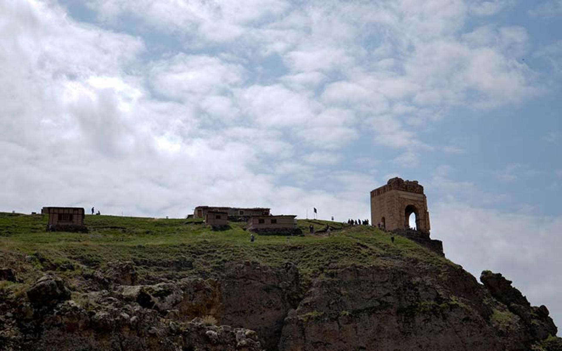 سازه آجری در قلعه ضحاک