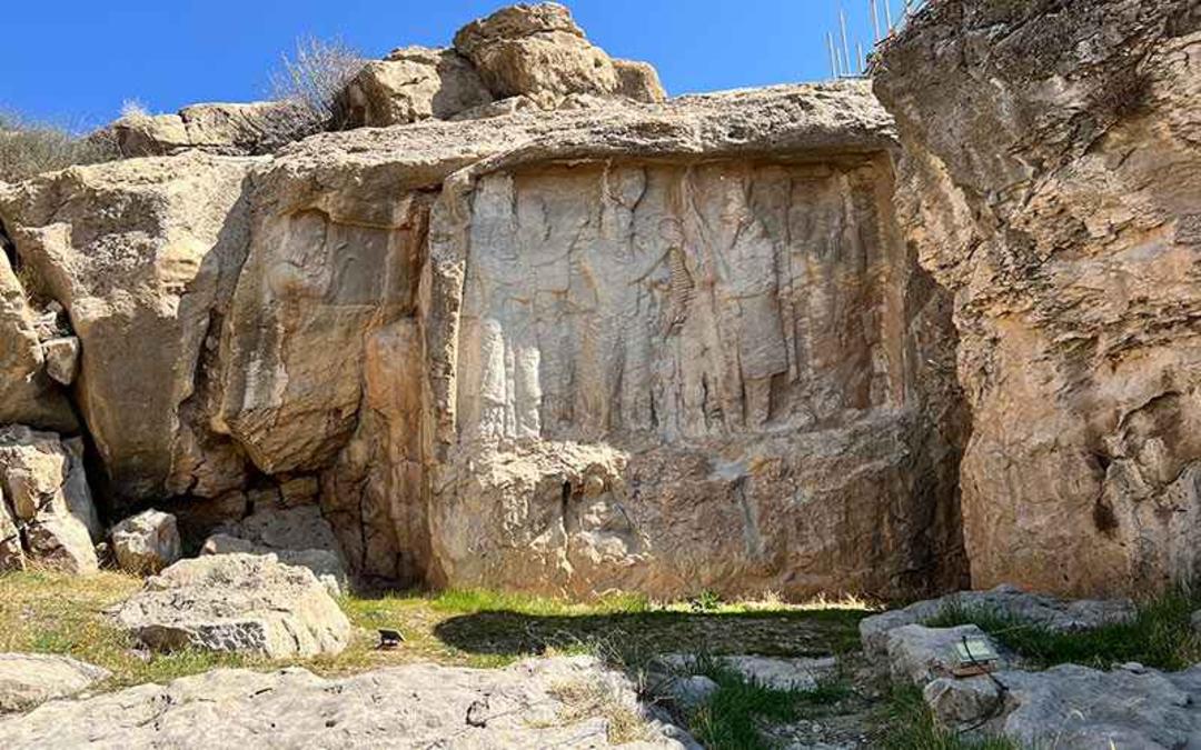 سنگ نگاره های تاریخی در نقش رجب شیراز