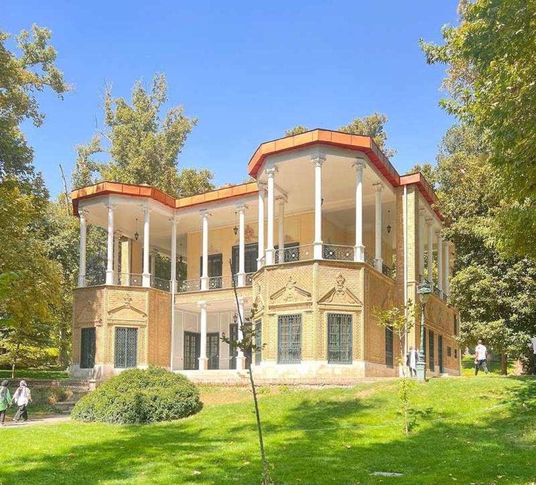 کاخ نیاوران در روز؛ منبع عکس: گوگل‌مپ. عکاس: Ashkan