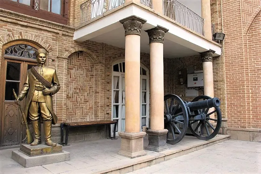 ورودی خانه مشروطه تبریز، منبع عکس: chtn.ir، عکاس: نامشخص