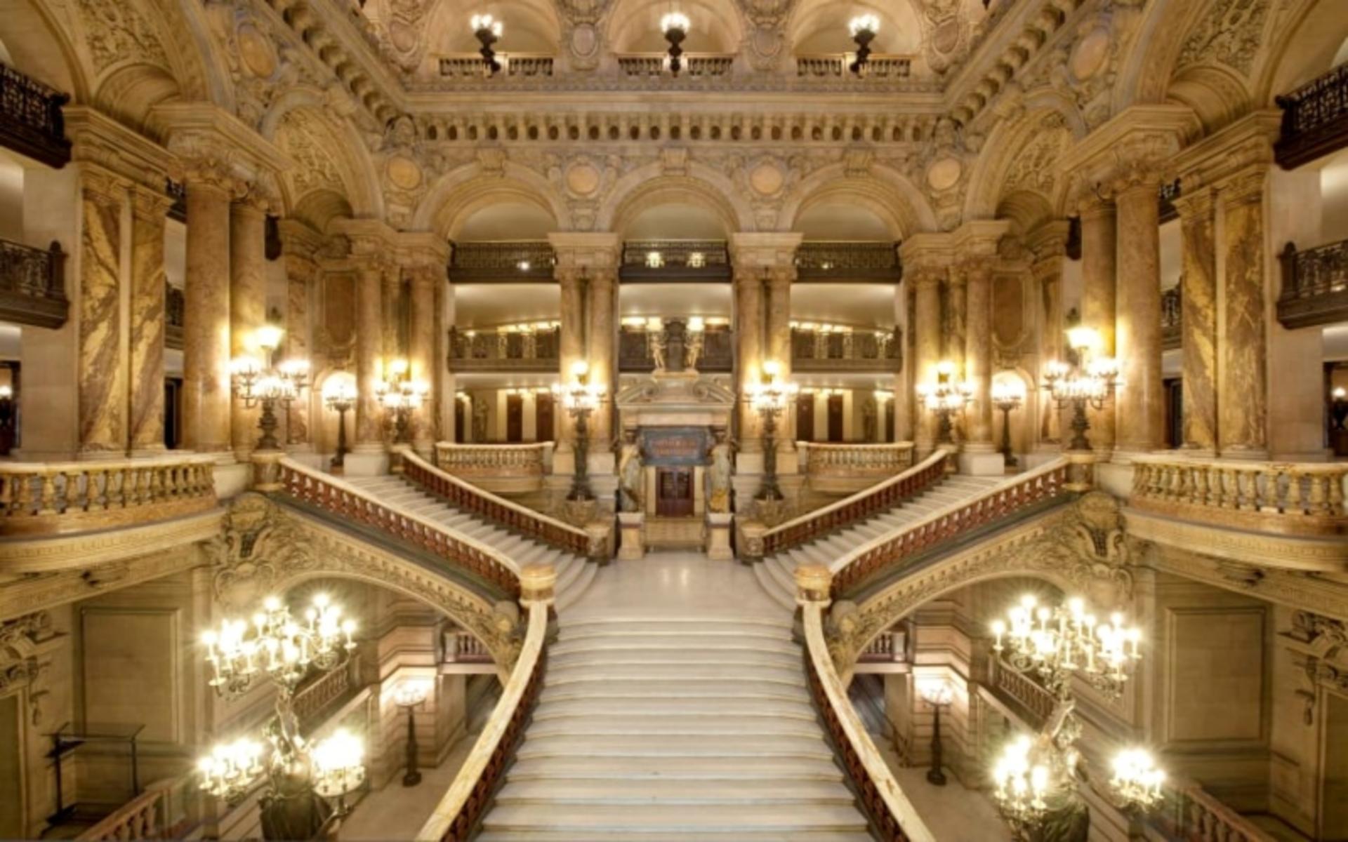 کاخ گارنیه پاریس با تجملاتی فراوان؛ عکس از سایت www.operadeparis.fr. عکاس: نامشخص