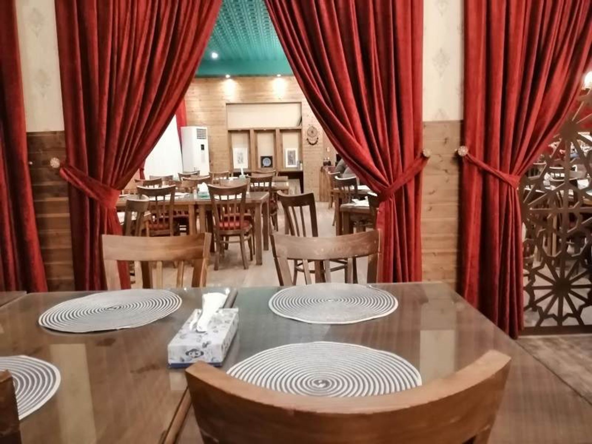 سالن رستوران گندم گنبد؛ منبع عکس: گوگل مپ؛ عکاس: محمد واحدیان