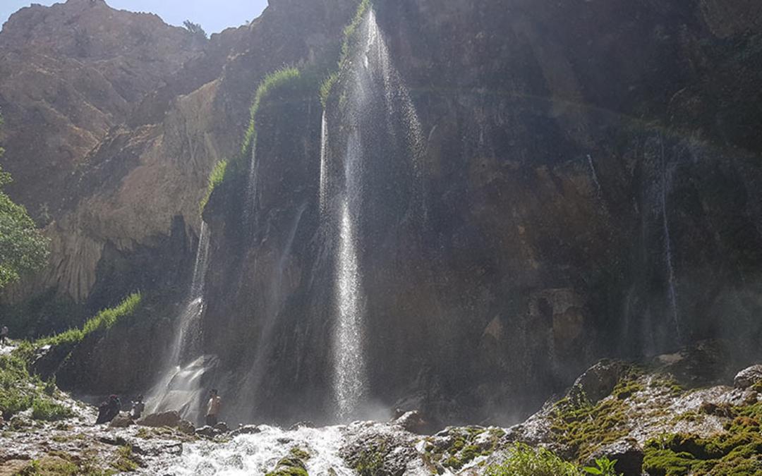 جریان آب آبشار مارگون در فصل تابستان