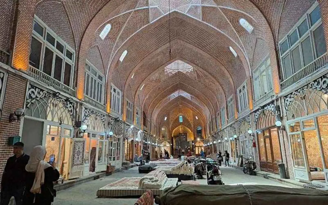 فضای داخلی بازار فرش تبریز