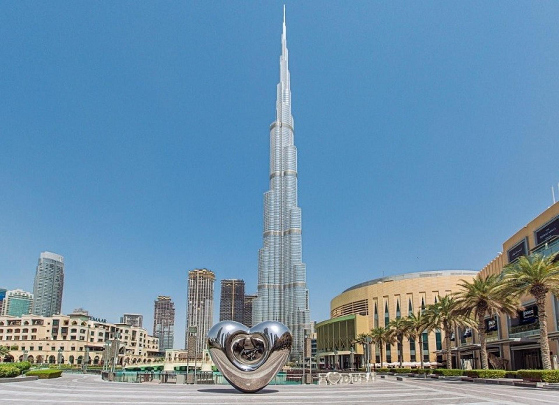 برج خلیفه امارات؛ منبع عکس وب سایت Worldfamousthings.com. عکاس نامشخص