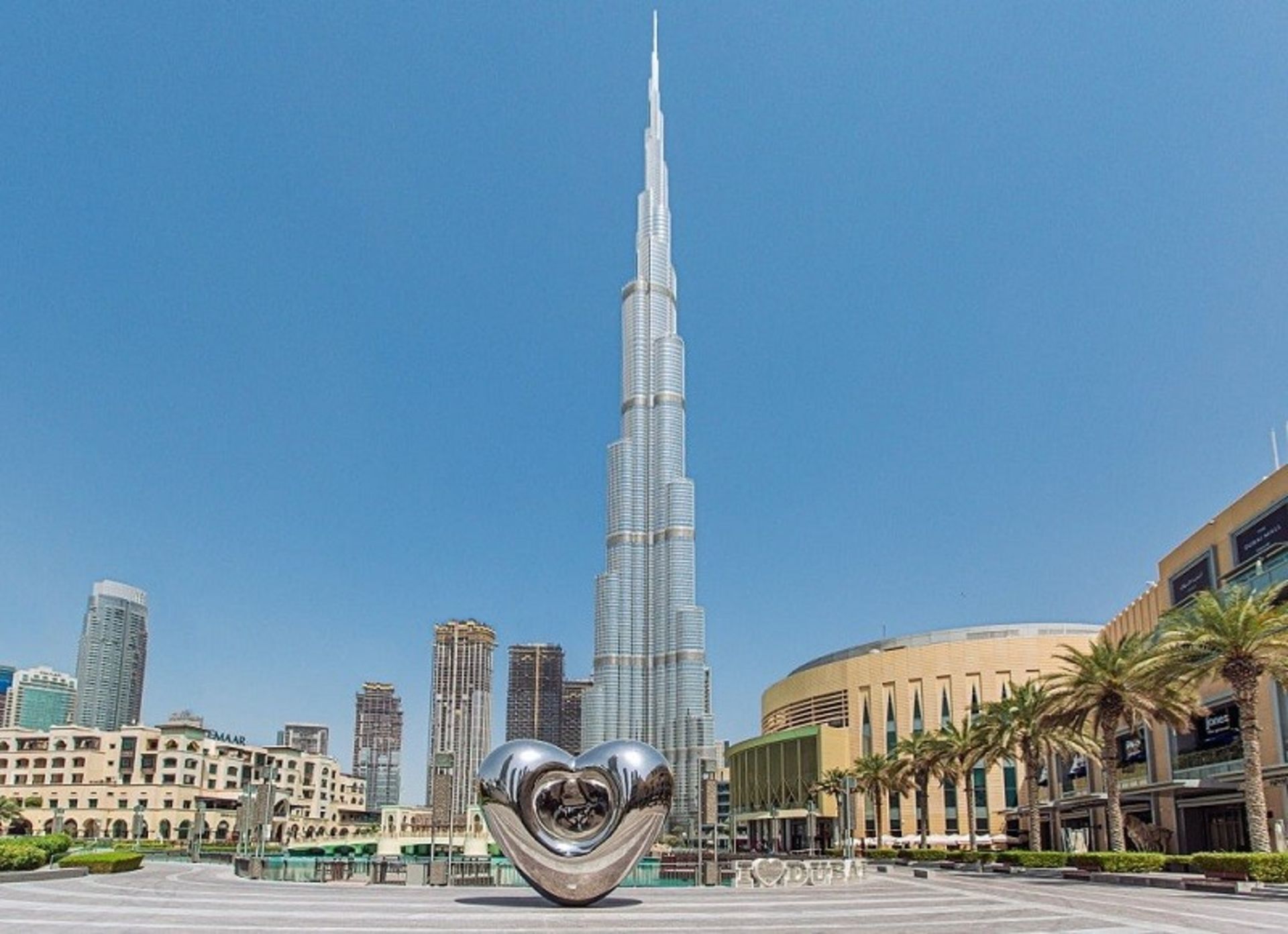 برج خلیفه امارات؛ منبع عکس وب سایت Worldfamousthings.com. عکاس نامشخص