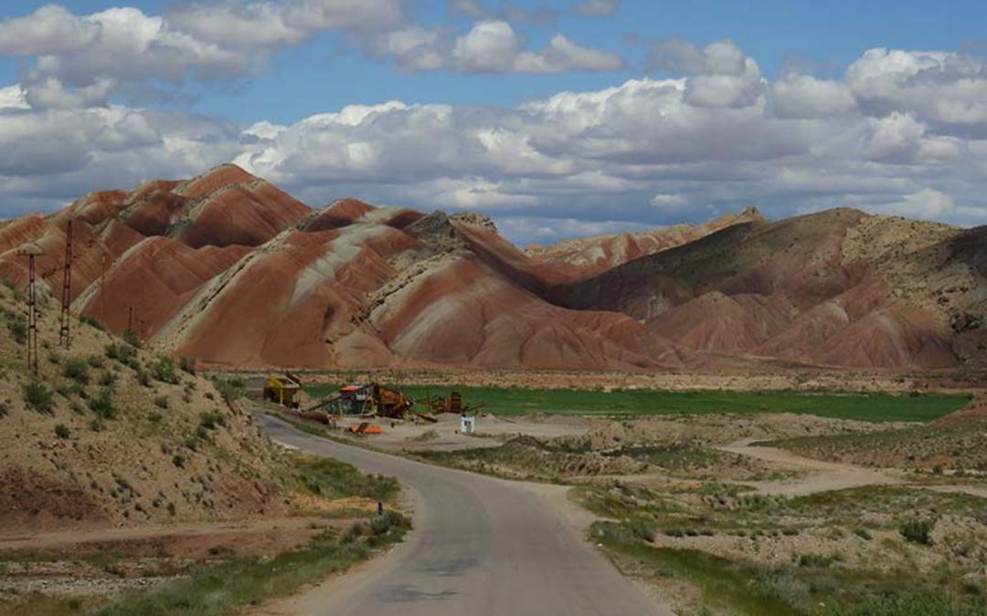 جاده کوه های رنگی آلاداغ لار