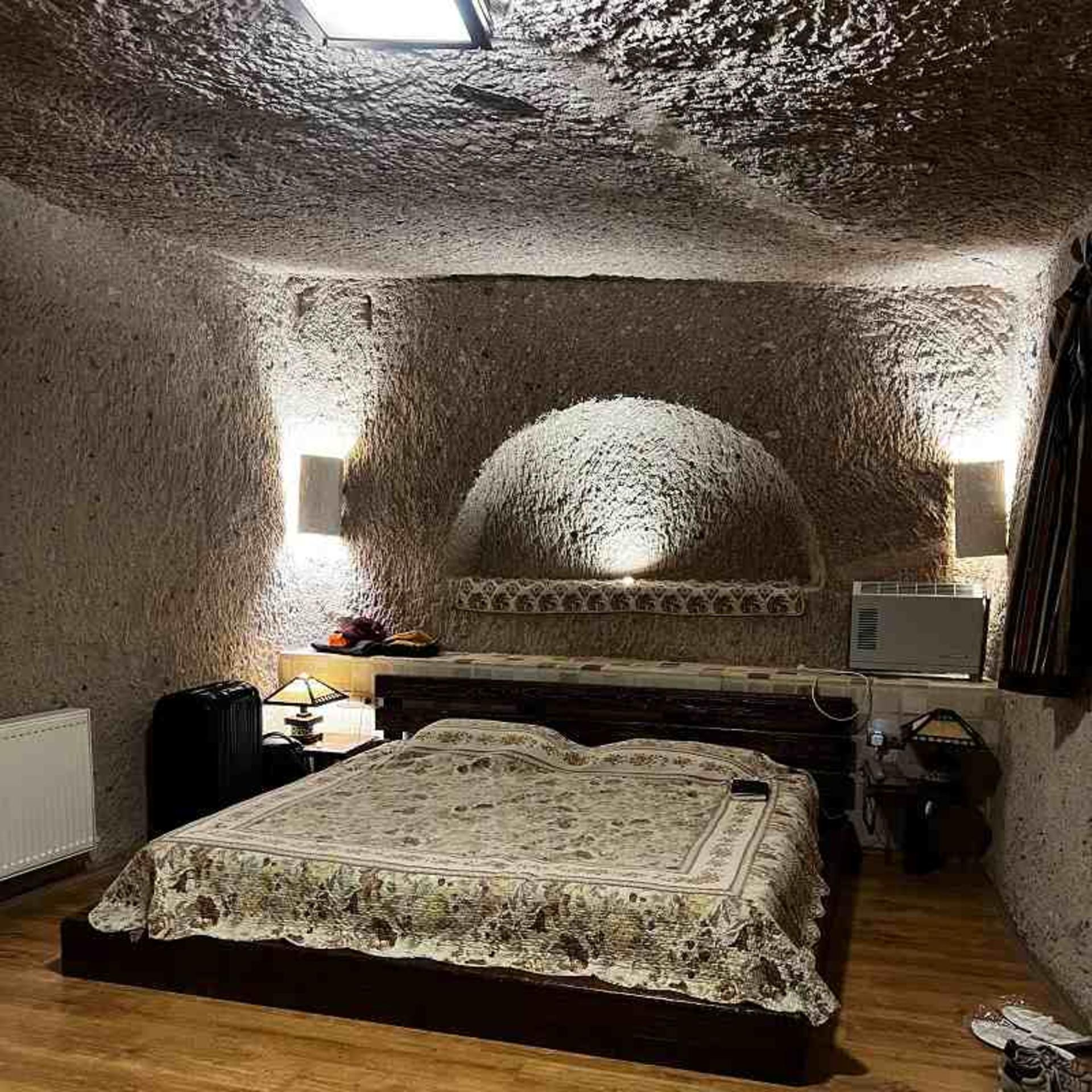 هتل صخره ای در کندوان؛ منبع عکس: گوگل مپ؛ عکاس: سما بنی اسدی
