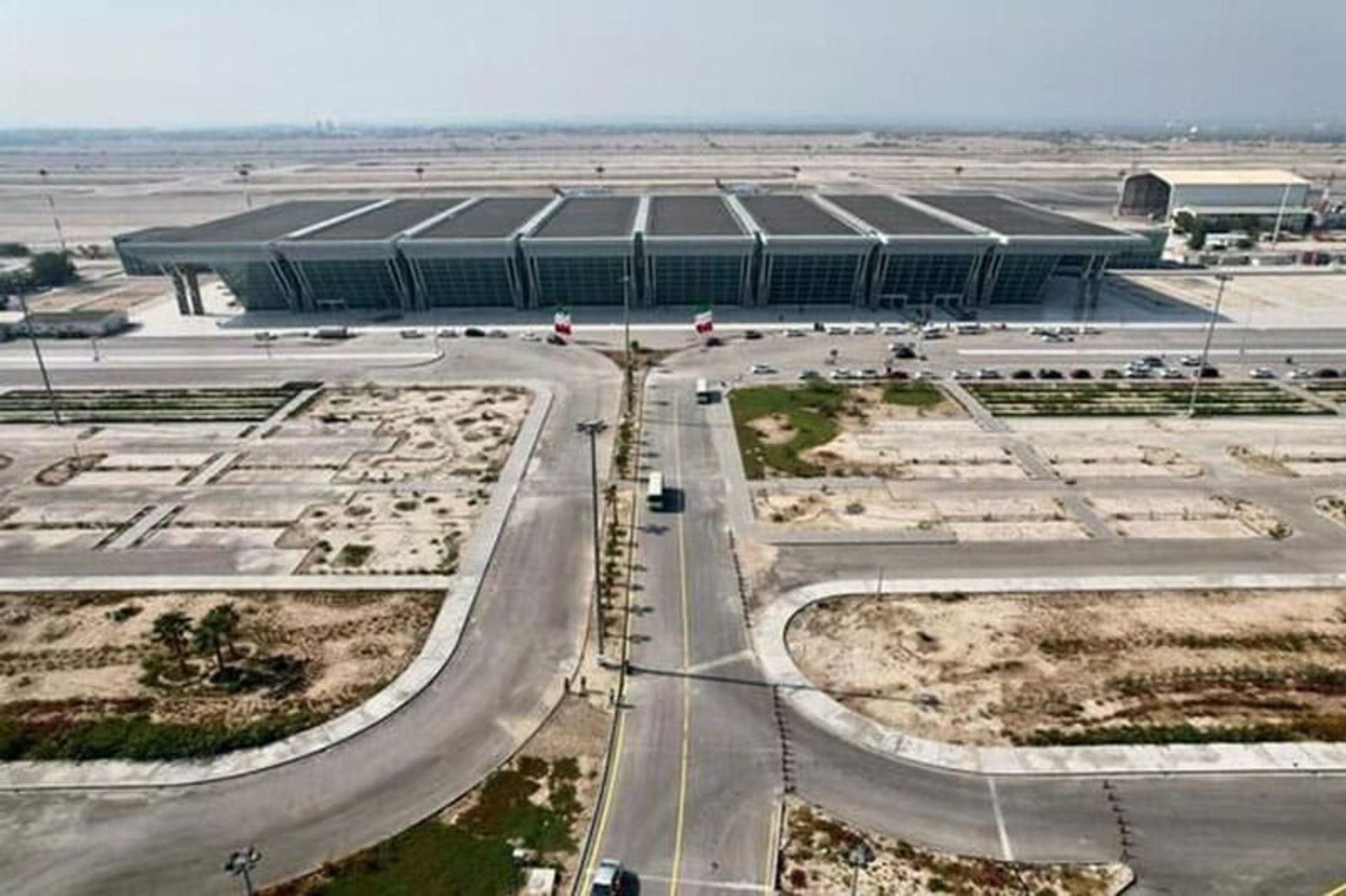 باند پرواز و ترمینال فرودگاه کیش، منبع عکس: خبرگزاری میزان، عکاس: نامشخص