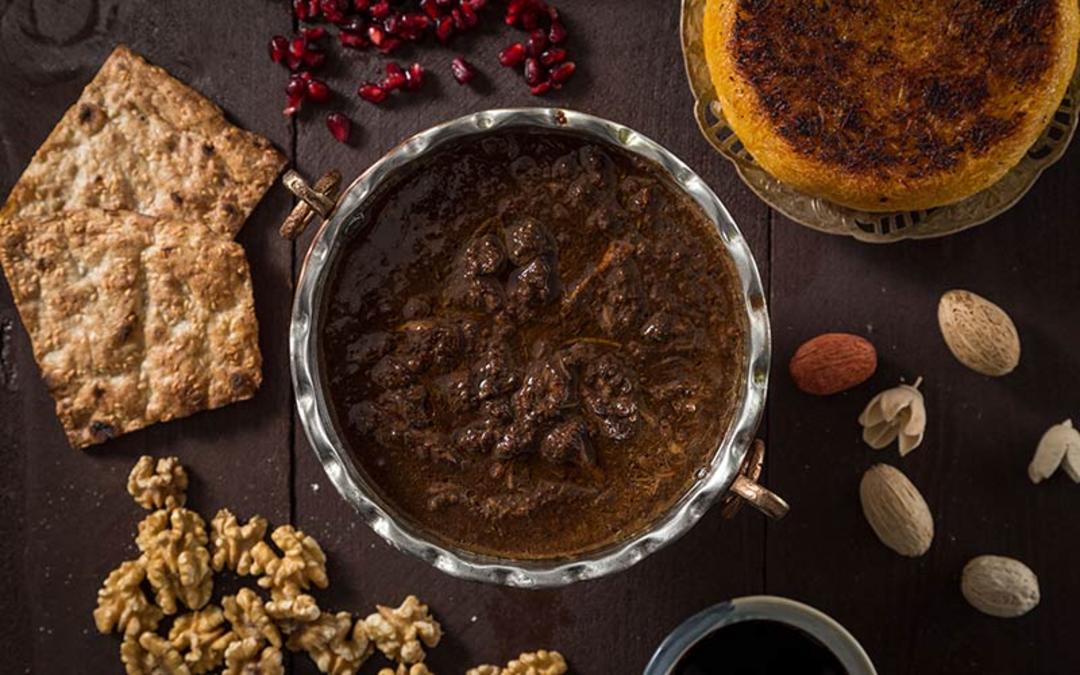 فسنجون گیلانی، منبع عکس: gilakifood.com، عکاس: Bobak Radbin Studio