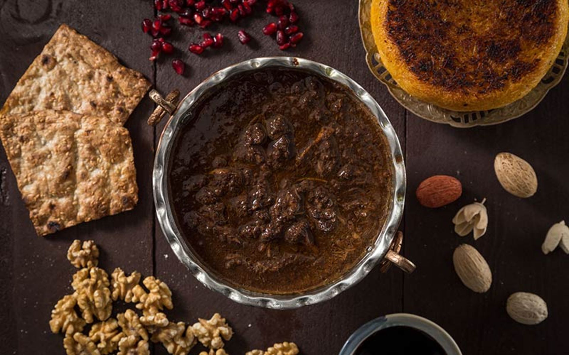 فسنجون گیلانی، منبع عکس: gilakifood.com، عکاس: Bobak Radbin Studio