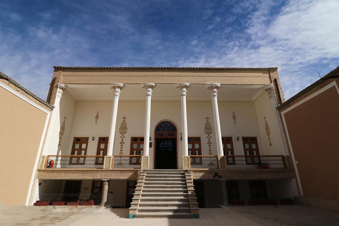 ایوان موزه موسیقی ارامنه جلفا،منبع عکس:خبرگزاری موج، عکاس: نامشخص