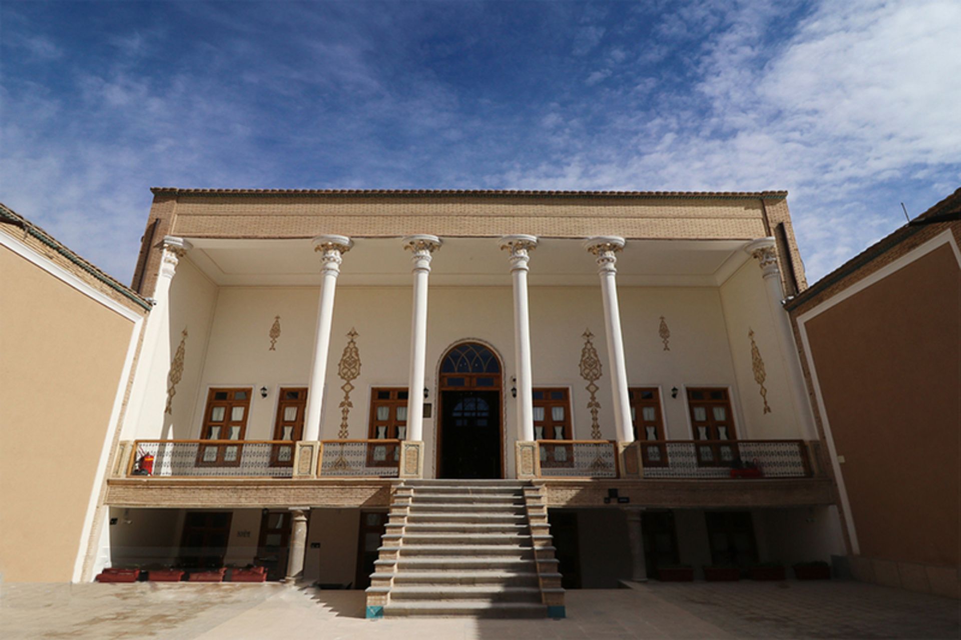 ایوان موزه موسیقی ارامنه جلفا،منبع عکس:خبرگزاری موج، عکاس: نامشخص