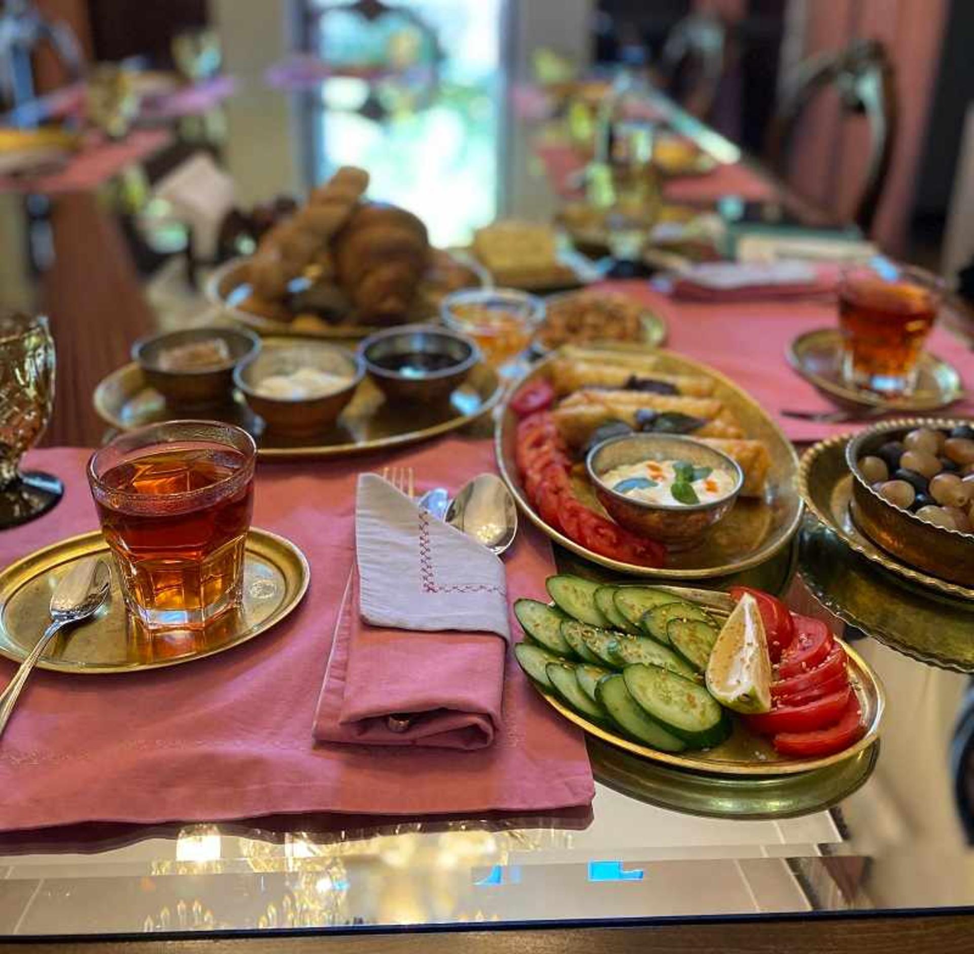 رستوران هتل هفت پیکر؛ منبع عکس: گوگل مپ؛ عکاس: فاطمه اخروی