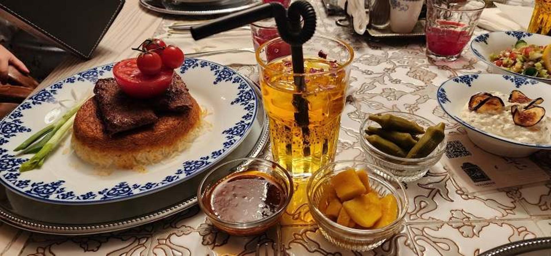رستوران هتل نظامیه تهران؛ منبع عکس: گوگل مپ؛ عکاس: Man
