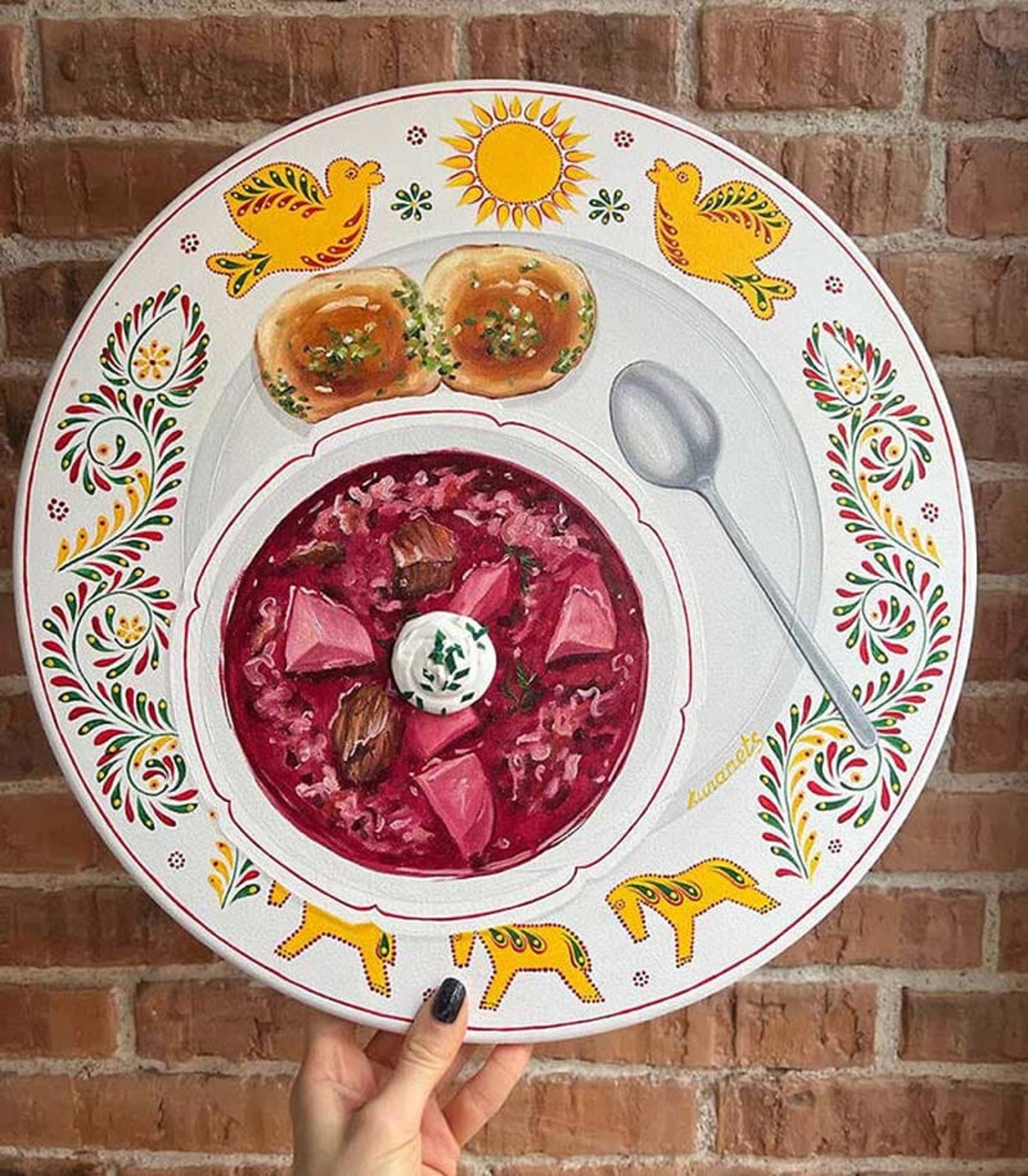 نقاشی یک کاسه سوپ روی بشقاب