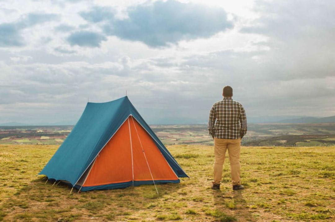 چادر فنری در صحرا، منبع عکس: WW Campervan Hire، عکاس: نامشخص