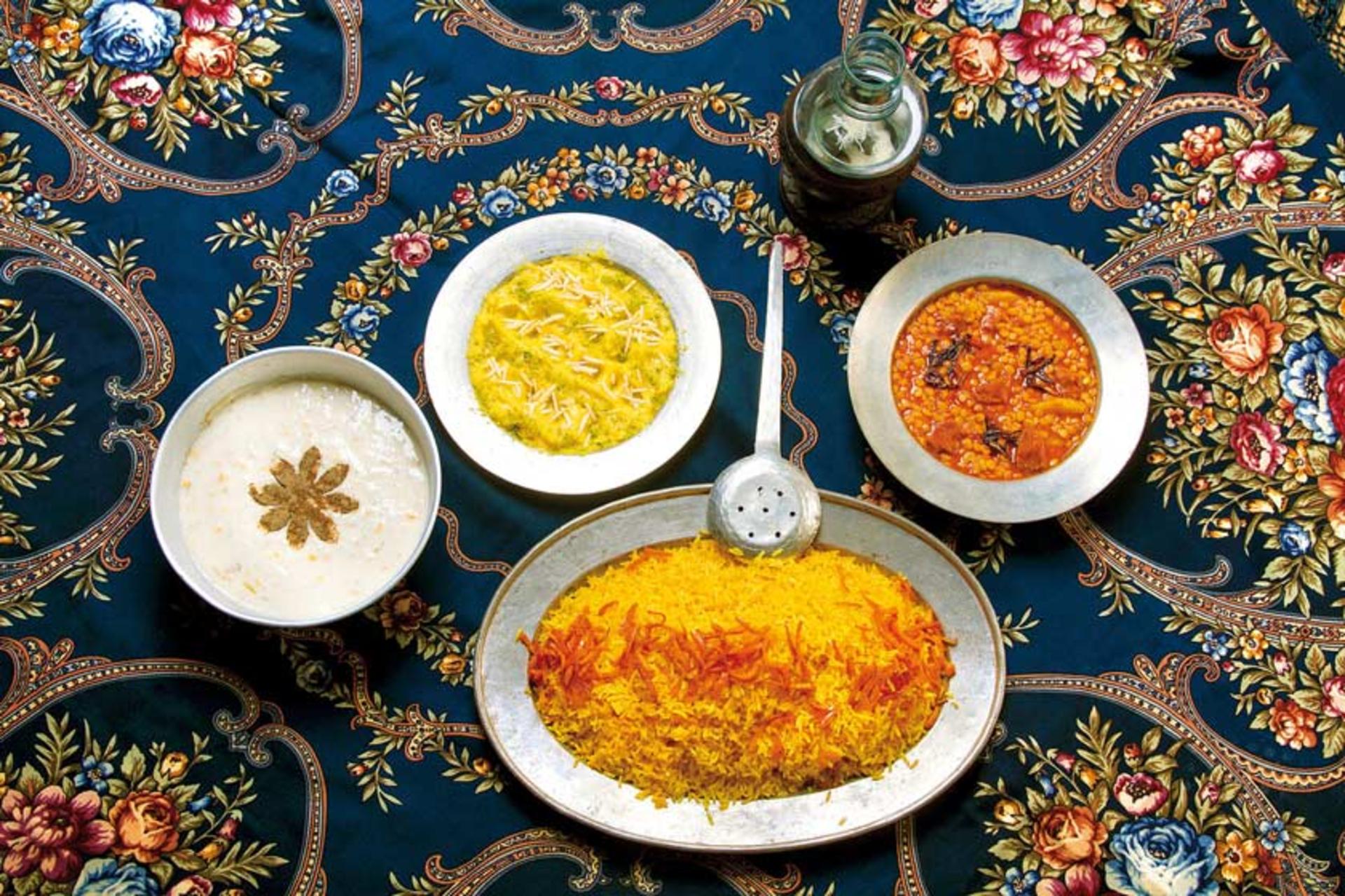 شیرین پلوی شیرازی با خورش قیمه؛ منبع عکس: همشهری آنلاین؛ عکاس: نامشخص